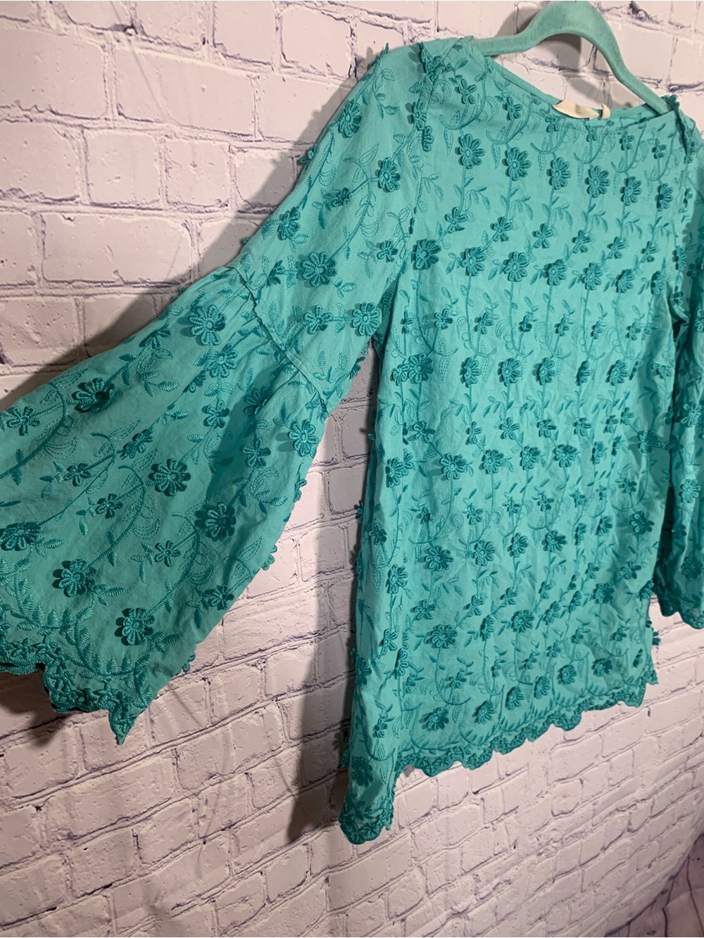 Soft Surroundings Womens Floral Embroidered Bell Sleeve Top Tael Size S Preppy